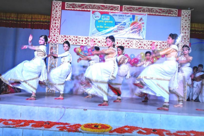 কুমিল্লায় বর্ণিল আয়োজনে পুরস্কার বিতরণী ও নৃত্যানুষ্ঠান 