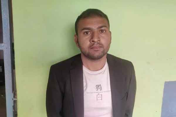 সাবেক স্ত্রীর অশ্লীল ছবি ফেসবুকে পোস্ট করায় স্বামী গ্রেফতার
