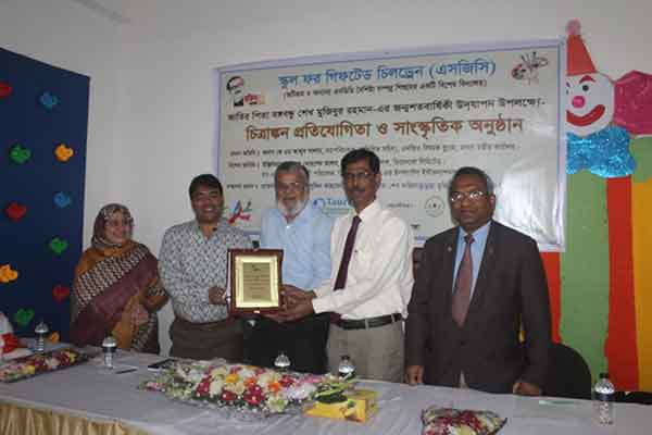 বশেফমুবিপ্রবি উপাচার্য ড. সামসুদ্দিনকে সম্মাননা 
