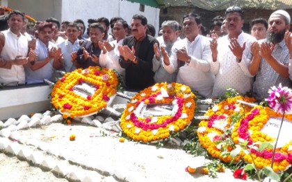 ছাত্রদলের প্রথম সাধারণ সম্পাদক বাবলুর মৃত্যুবার্ষিকীতে বিএনপির শ্রদ্ধাঞ্জলী