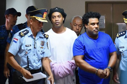 প্যারাগুয়েতে রোনালদিনহোর জামিন বাতিল, দ্রুতই মিলছে না মুক্তি