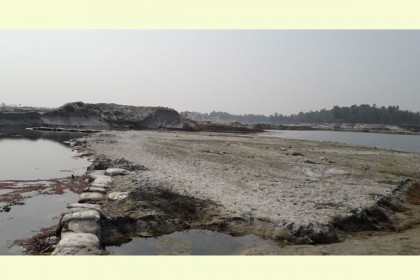 দখল দূষণে মরছে পঞ্চগড়ের ৩৩ নদী 

