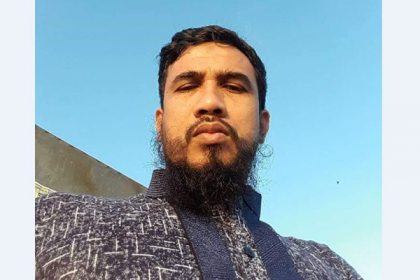 অনিয়মে জড়িত 'শ্রেষ্ঠ পাসপোর্ট কর্মকর্তা'
