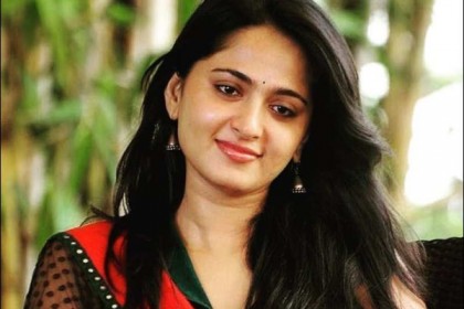 হঠাৎ বিয়ে নিয়ে প্রশ্নে অপ্রস্তুত আনুশকা, অতঃপর যা বললেন