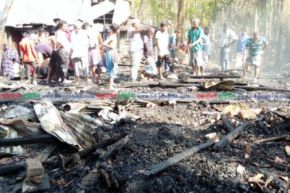 ঝালকাঠিতে অগ্নিকাণ্ডে বসতঘর পুড়ে ছাই