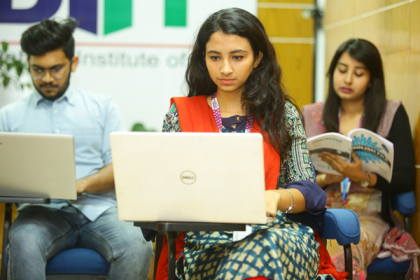ডিআইআইটিতে স্বল্প মেয়াদী কোর্স