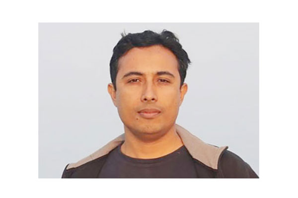 `এনকাউন্টারের হুমকি এসেছিলো'
সাংবাদিক আরিফের মুখে সেই রাতের বিবরণ