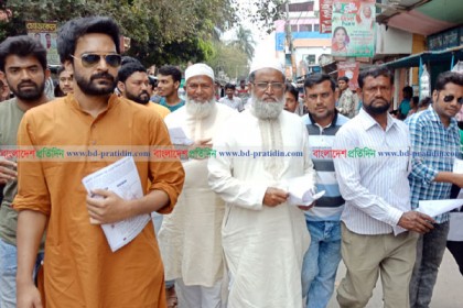 মাগুরায় করোনা প্রতিরোধে বিএনপির লিফলেট বিতরণ