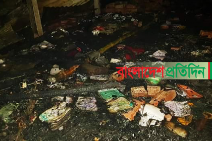 কুমিল্লায় একই পরিবারের ১০ ঘর পুড়ে ছাই