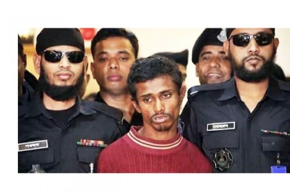 
ঢাবি ছাত্রীকে ধর্ষণ : মজনুর বিরুদ্ধে চার্জশিট