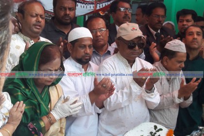 
মানিকগঞ্জে খোন্দকার দেলোয়ারের মৃত্যুবার্ষিকী পালিত 
