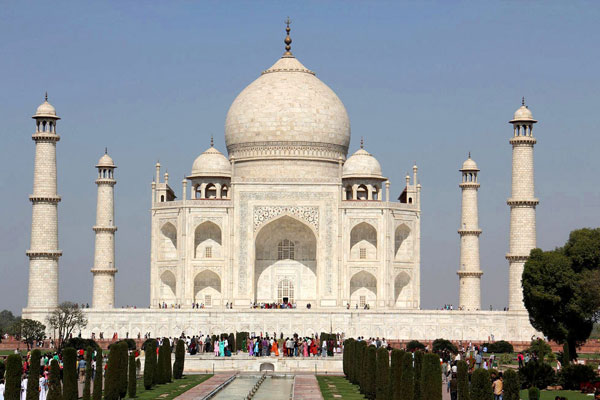 করোনা সতর্কতায় তাজমহল বন্ধ ঘোষণা
