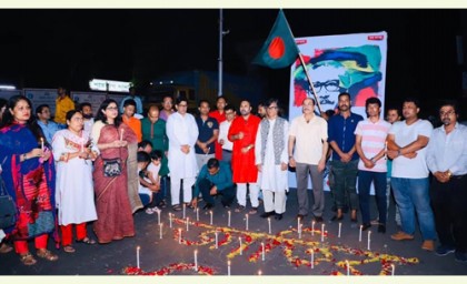 প্রথম প্রহরে শত আলোক প্রজ্বলনে জাতির পিতাকে স্মরণ করল গৌরব ‘৭১