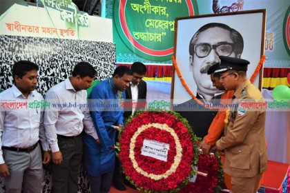 মেহেরপুরে বঙ্গবন্ধুর প্রতিকৃতিতে শ্রদ্ধা