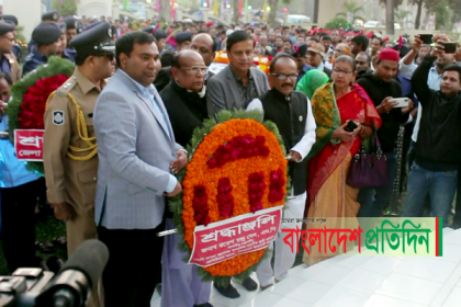 ঠাকুরগাঁওয়ে বঙ্গবন্ধুর প্রতিকৃতিতে শ্রদ্ধা নিবেদন