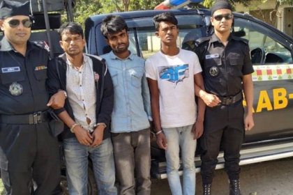 আশুলিয়ায় ৪৮২ বোতল ফেনসিডিলসহ আটক ৩