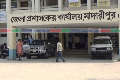 মাদারীপুরে হোম কোয়ারেন্টাইনে না থাকায় ২ প্রবাসীকে দণ্ড