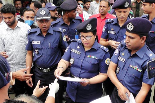 ঝালকাঠিতে করোনাভাইরাস প্রতিরোধে জেলা পুলিশের প্রচারণা