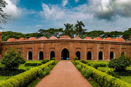 করোনাভাইরাস; ষাটগুম্বুজ মসজিদে পর্যটকদের প্রবেশ নিষিদ্ধ