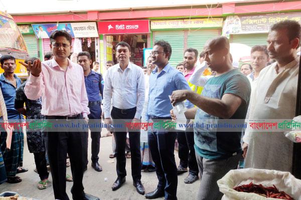 লক্ষ্মীপুরে আগামী ৩১ মার্চ পর্যন্ত দোকানপাট বন্ধ ঘোষণা