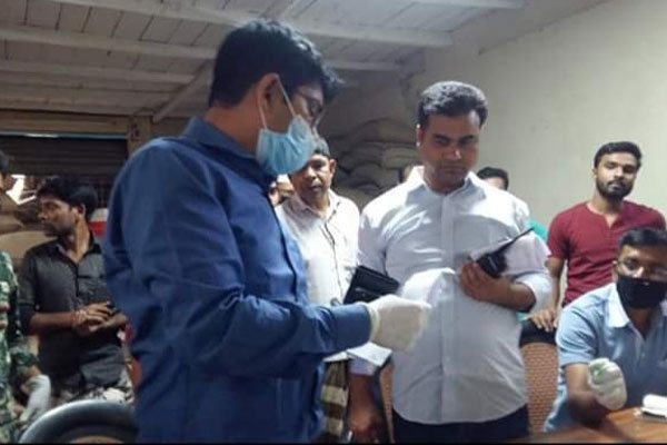 কালিয়াকৈরে ৮ দোকানদারকে ৬৫ হাজার টাকা জরিমানা 