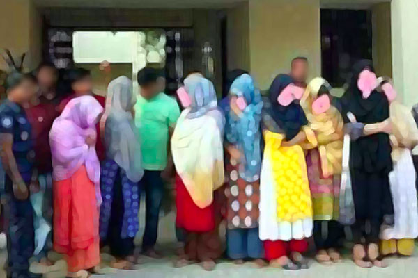 আবাসিক হোটেল থেকে ১২ তরুণ-তরুণী আটক