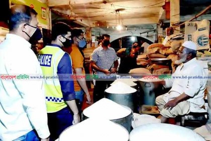 শ্রীমঙ্গলে বাজার নিয়ন্ত্রণে মাঠে নেমেছে পুলিশ