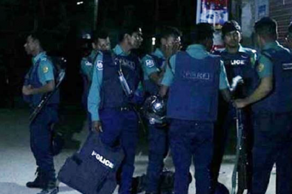 নির্দেশনা না মেনে আড্ডা দিলে ব্যবস্থা নেবে পুলিশ