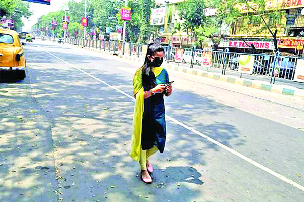 করোনায় কলকাতার রাস্তা ফাঁকা বিনামূল্যে চাল দেবে সরকার