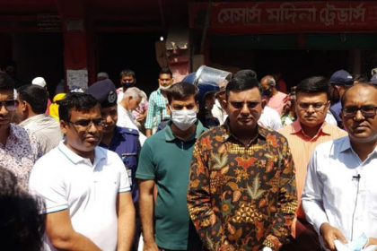 পাবনায় চালের দাম বেশি রাখায় জরিমানা 