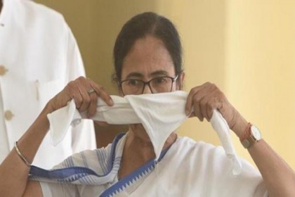 করোনা থেকে বাঁচতে যা করছেন মমতা