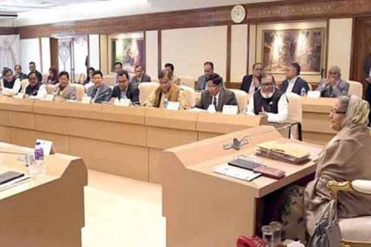 করোনা সতর্কতায় আগামীকালের মন্ত্রিসভার নিয়মিত বৈঠক স্থগিত