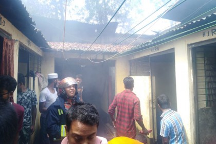 ভালুকায় বসতবাড়ি পুড়ে ছাই