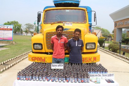 সিরাজগঞ্জে ৪৪৭ বোতল ফেন্সিডিলসহ ৩ জন আটক