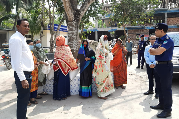 করোনা প্রতিরোধে বাগেরহাট যৌনপল্লীর পতিতাদের অভিনব সিদ্ধান্ত