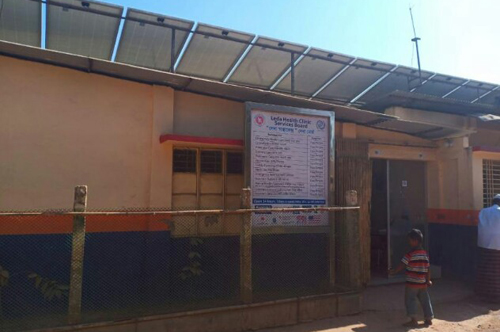 হোম কোয়ারেন্টাইনে এক রোহিঙ্গা পরিবার