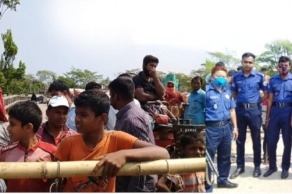 মাদারীপুরে করোনা রোগী চিহ্নিত হওয়ার খবরে কালকিনি-গৌরনদী সীমান্ত বন্ধ