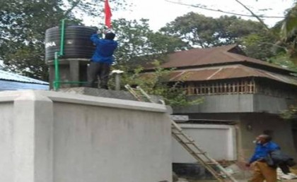 ৭৪ বিদেশ ফেরত প্রবাসীর বাড়িতে লাল পতাকা 