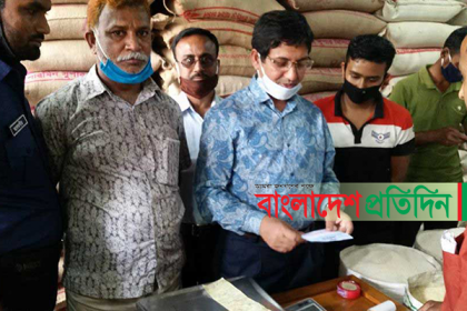 অতিরিক্ত দামে চাল বিক্রি, বাগেরহাটে ৬ ব্যবসায়ীকে দণ্ড