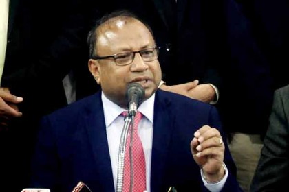 'নির্বাচিত জনপ্রতিনিধিরা করোনা মোকাবিলায় কাজ করছে'    