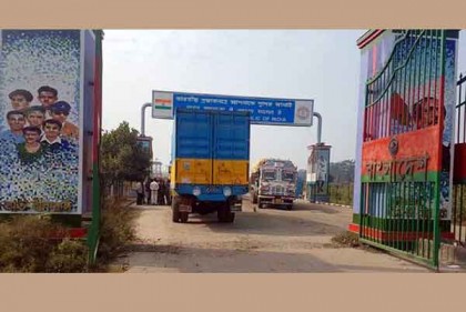 দেশে ফেরার ওপর নিষেধাজ্ঞা, বেনাপোলে শতাধিক ভারতীয় নাগরিক আটকা