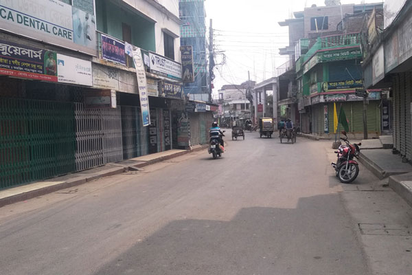 মেহেরপুর লকডাউন, জনসমাগম ঠেকাতে অভিযান