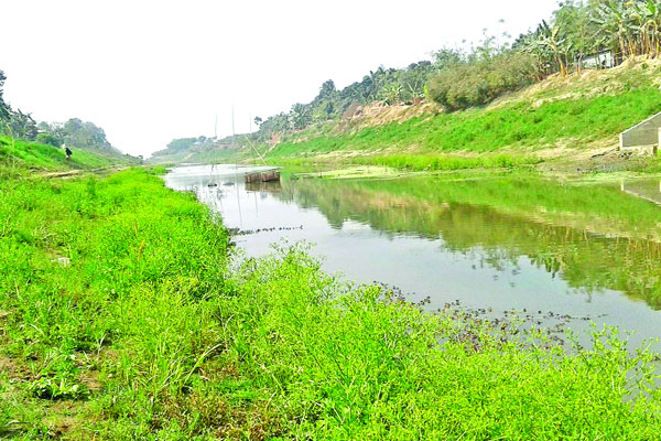 হারিয়ে যাচ্ছে উত্তাল বড়াল