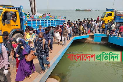 লঞ্চ বন্ধ, দৌলতদিয়া ফেরি ঘাটে উপচে পড়া ভিড়