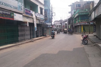 মেহেরপুর লকডাউন, জনসমাগম ঠেকাতে অভিযান