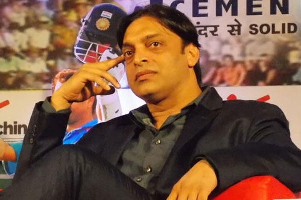 করোনা প্রতিরোধে যে খাবার পরিহারের উপদেশ দিলেন শোয়েব আখতার