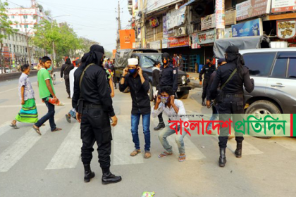 নারায়ণগঞ্জে প্রকাশ্যে ধূমপান, অতঃপর...