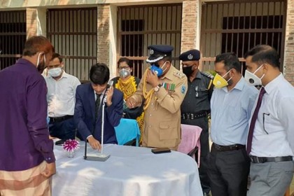 ফোনে কথা বলার সুযোগ পাচ্ছেন 
নীলফামারী কারাগারের বন্দিরা