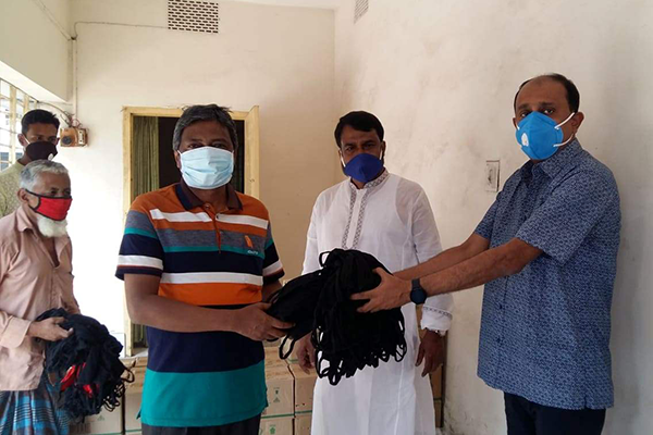 গাজীপুরে করোনোভাইরাস প্রতিরোধ সামগ্রী বিতরণ