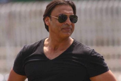 করোনা প্রতিরোধে শোয়েব আখতারের 'অন্যরকম' উপদেশ